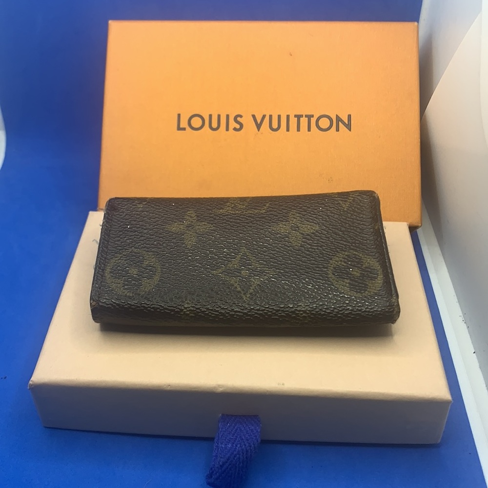 💕 Louis Vuitton Monogram signature design LV Logo‎ 6 key holder - Picture 2 of 8